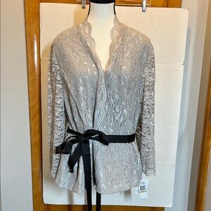 Elegant Lace Women's Jacket